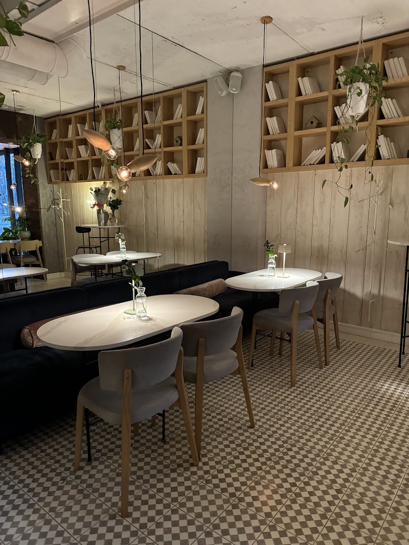 Garden resto bar