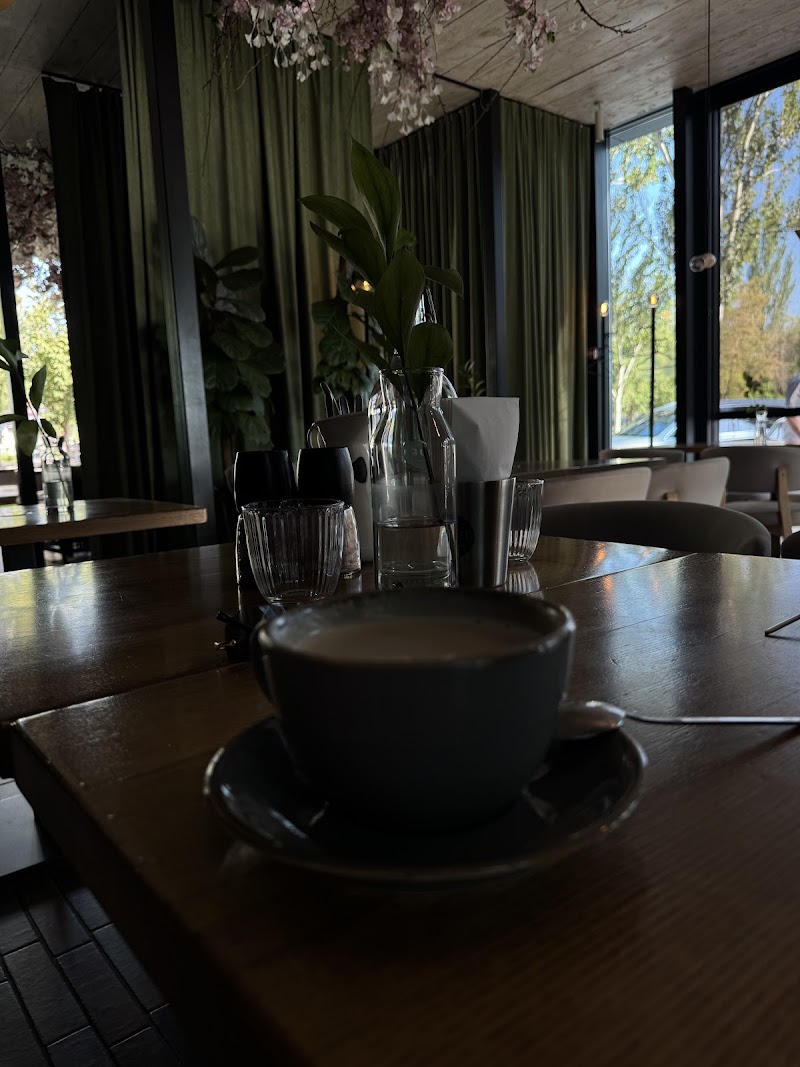 Garden resto bar